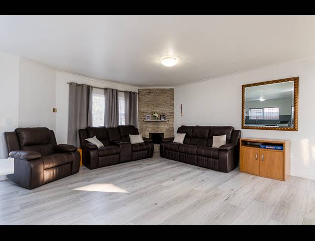 3 BEDROOM HOUSE FOR SALE IN PARKLANDS
